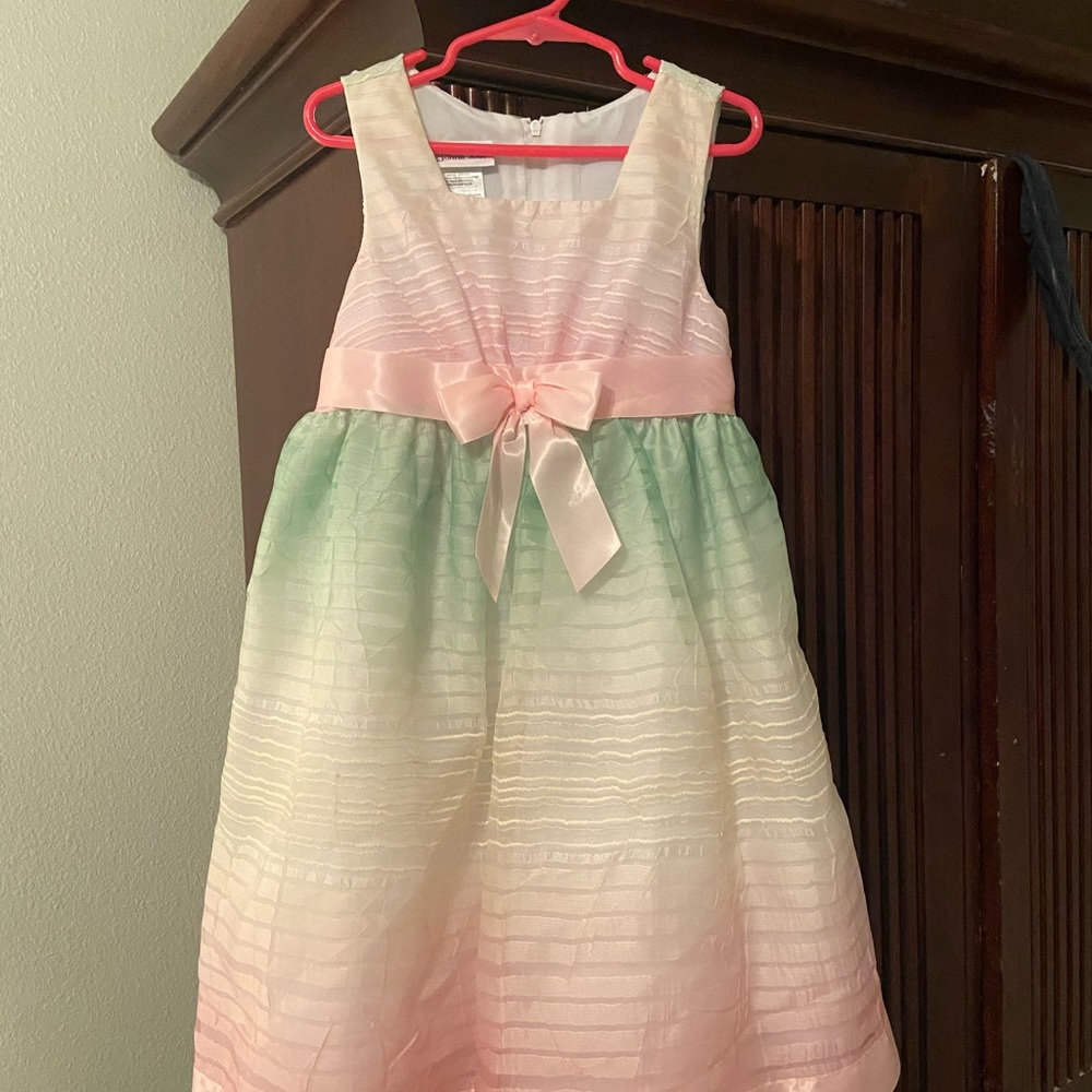Girls dress